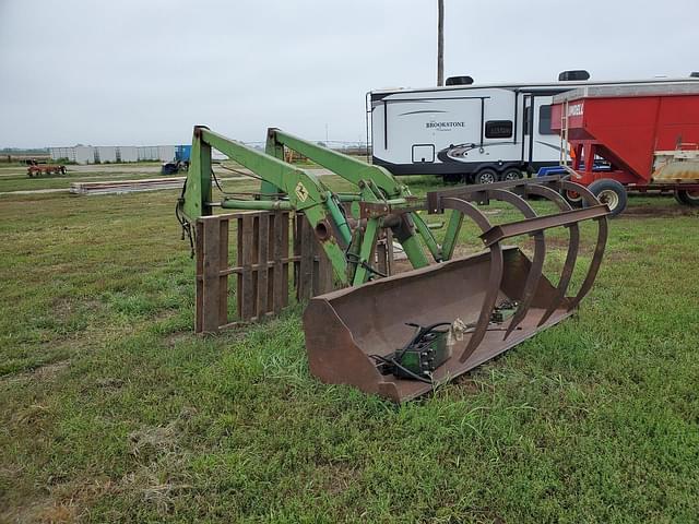 Image of John Deere 158 equipment image 2