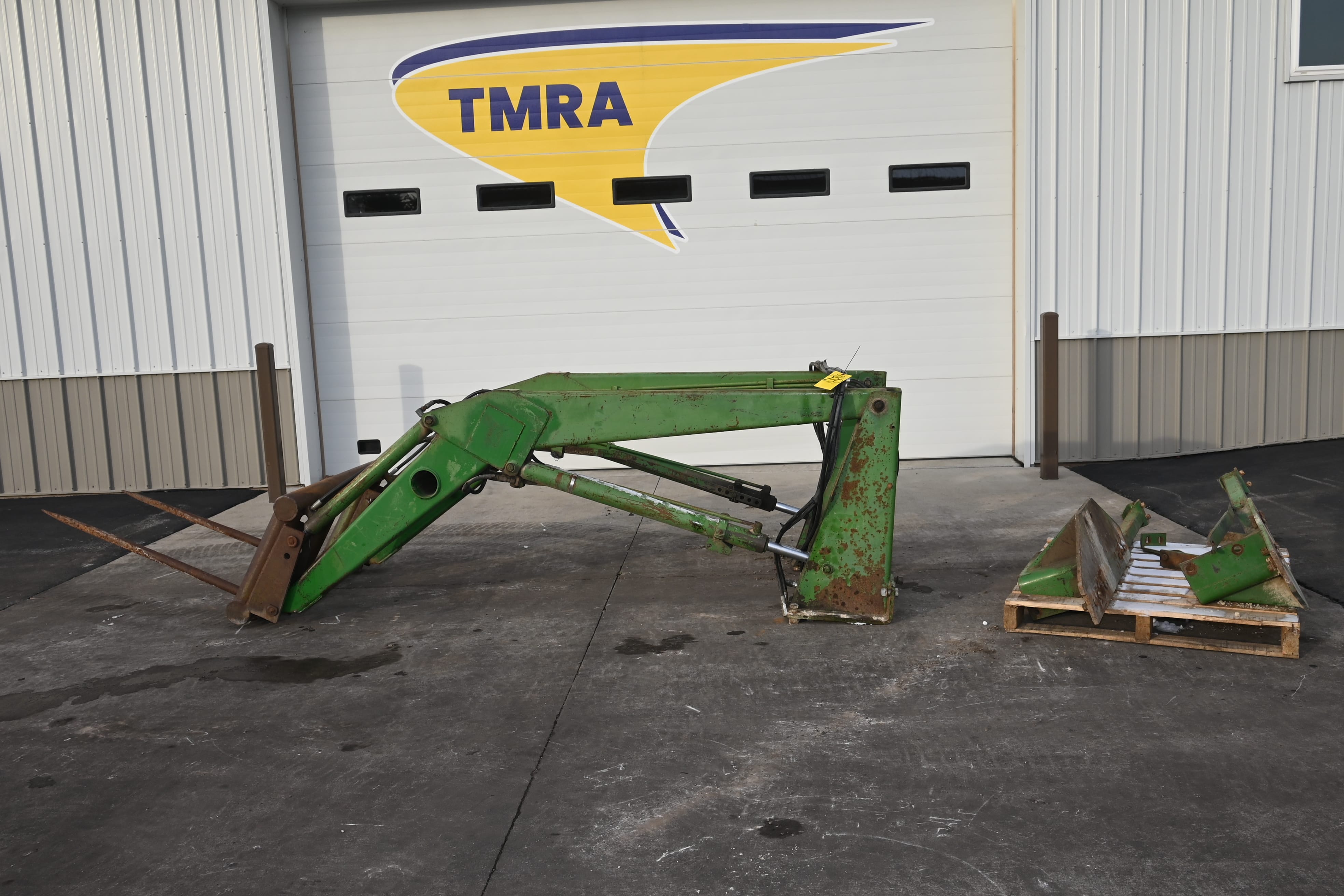 Main image John Deere 158