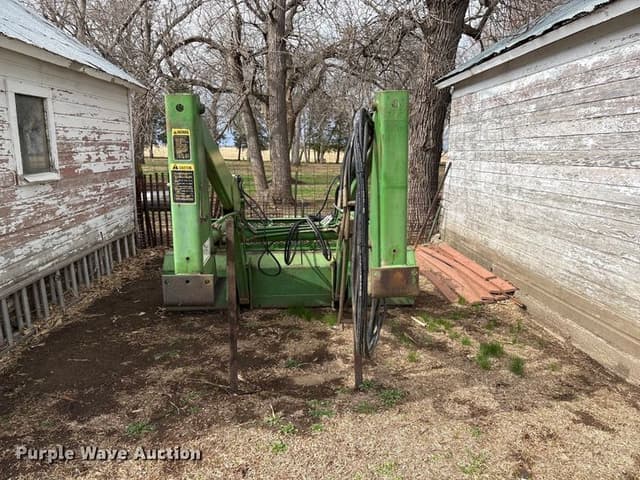 Image of John Deere 158 equipment image 4