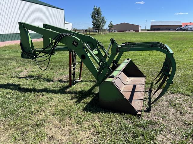 Image of John Deere 158 equipment image 1