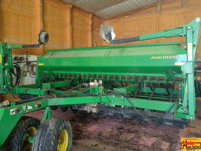 Image of John Deere 1590 equipment image 1