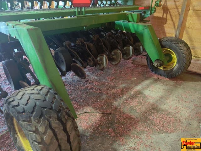 Image of John Deere 1590 equipment image 3