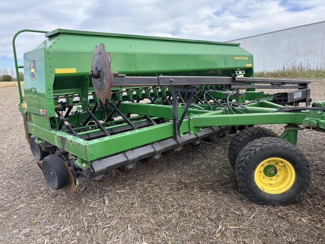 Image of John Deere 1590 equipment image 3