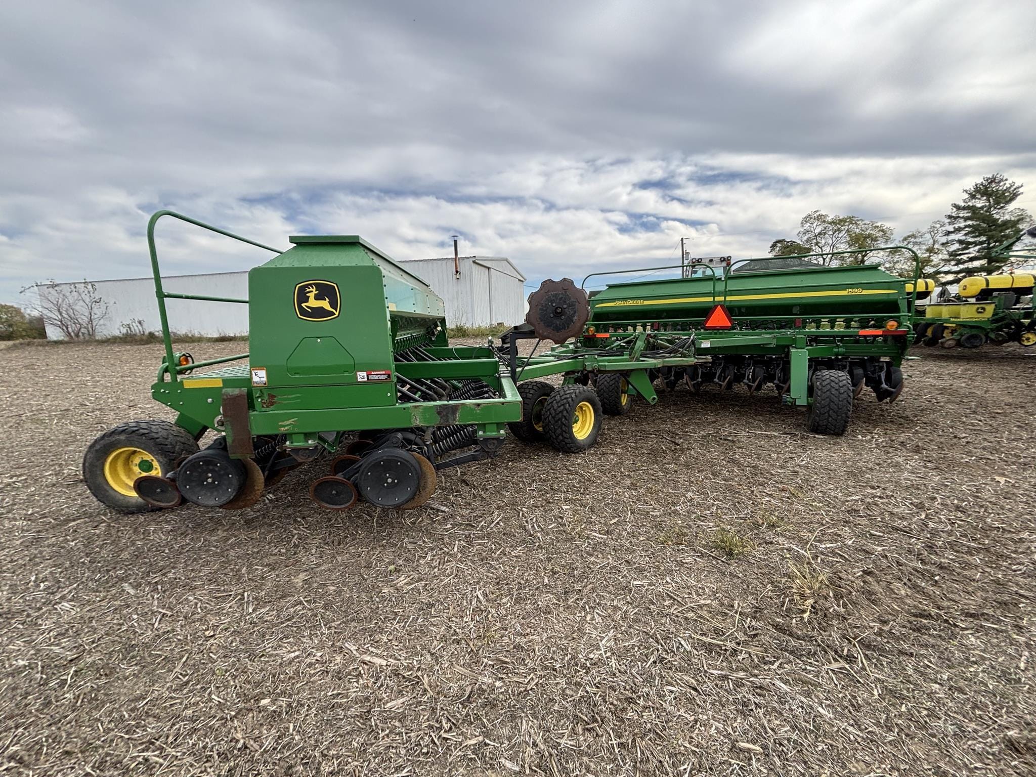 John Deere 1590 Equipment Image0