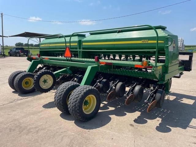Image of John Deere 1590 equipment image 1