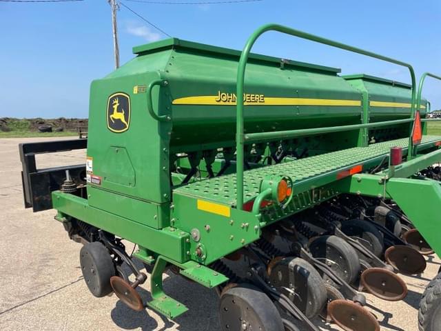 Image of John Deere 1590 equipment image 4