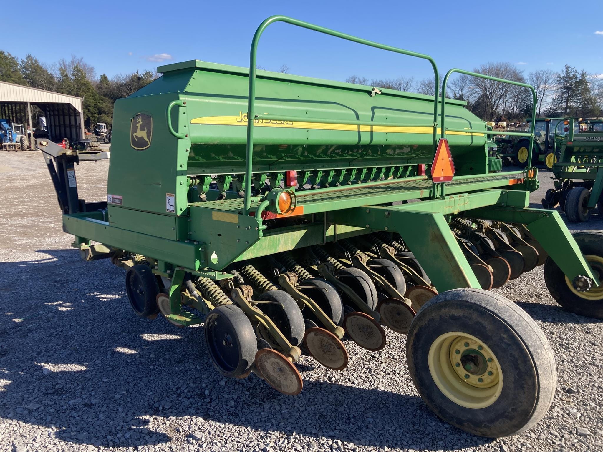 John Deere 1590 Equipment Image0