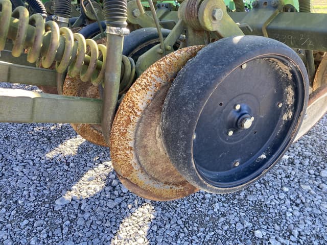 Image of John Deere 1590 equipment image 4