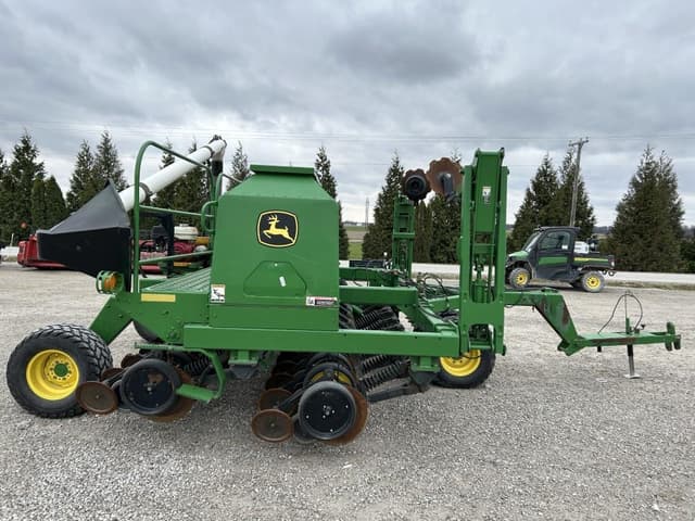 Image of John Deere 1590 equipment image 1