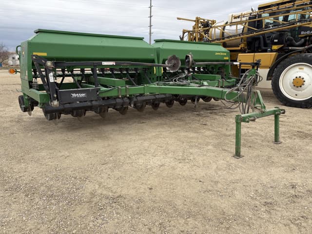 Image of John Deere 1590 equipment image 1