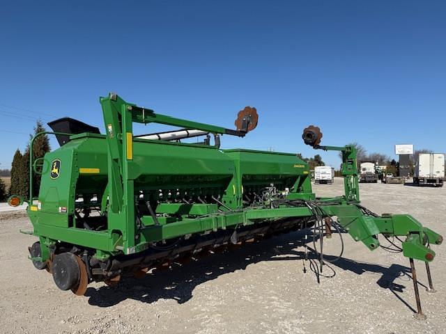 Image of John Deere 1590 equipment image 1