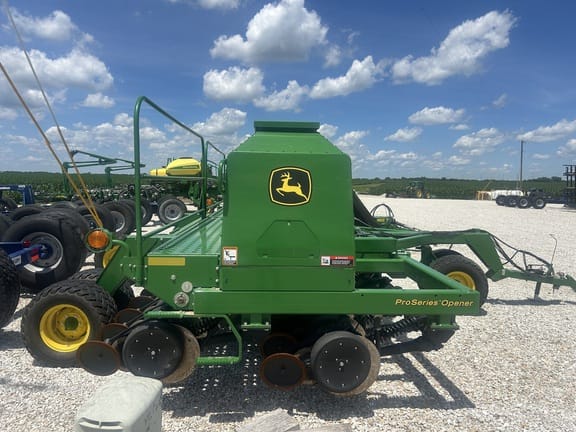 John Deere 1590 Equipment Image0