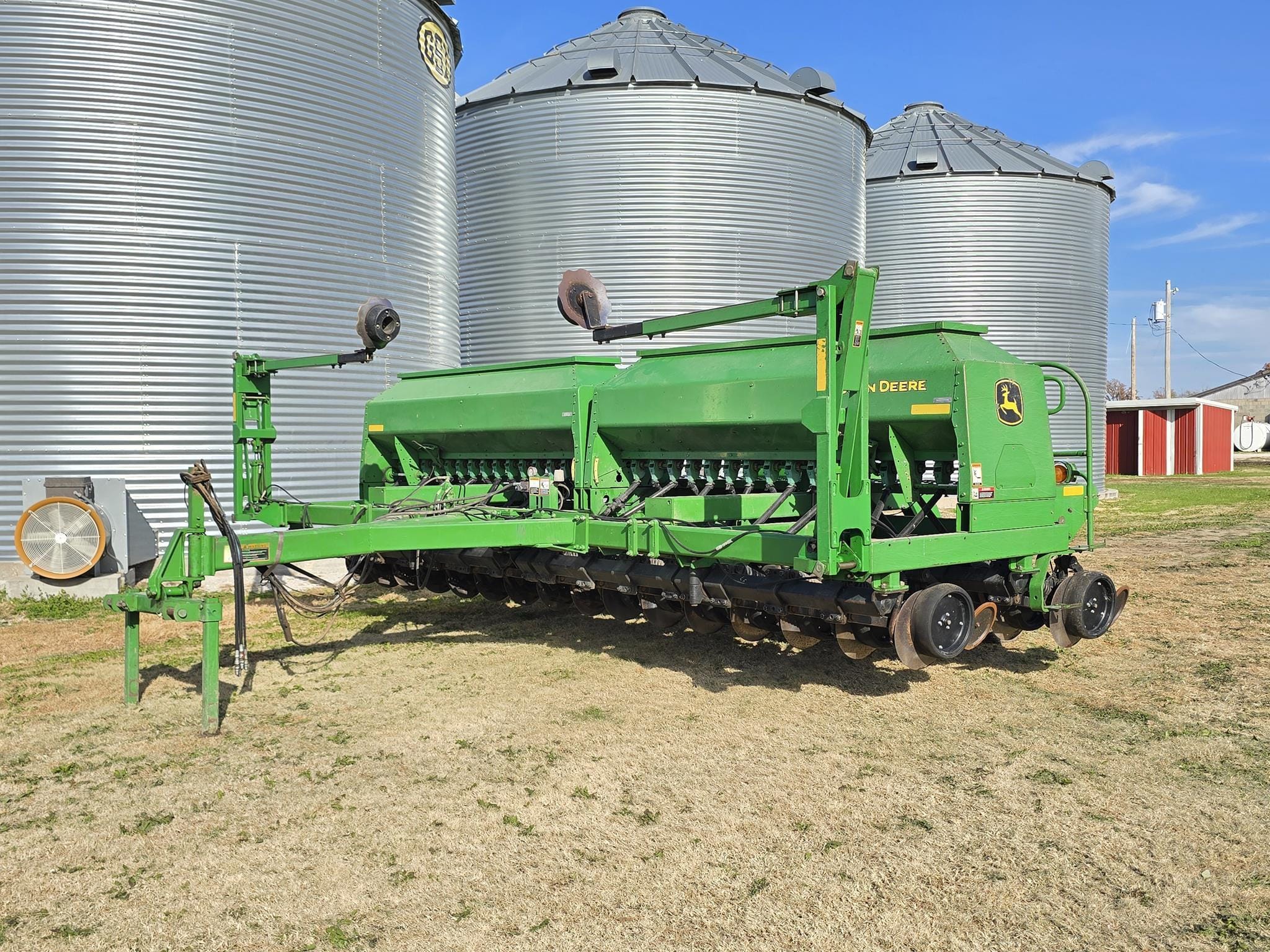John Deere 1590 Equipment Image0