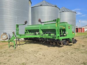 John Deere 1590 Image