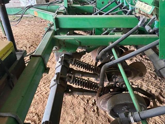 Image of John Deere 1590 equipment image 1