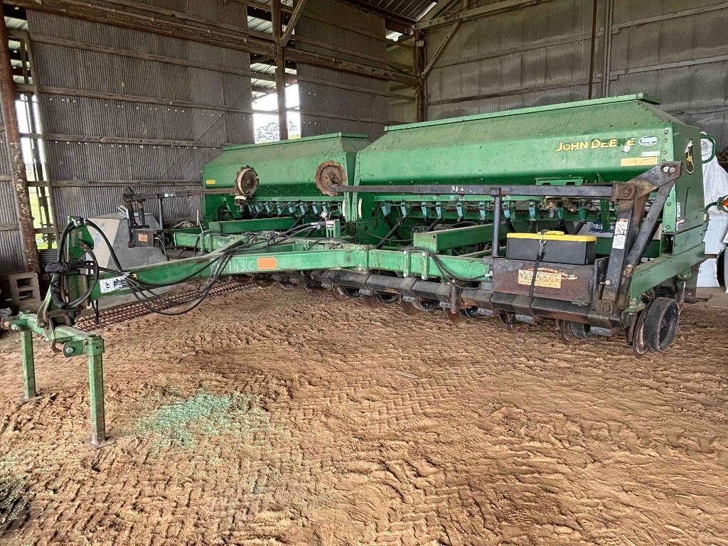 Image of John Deere 1590 Primary image