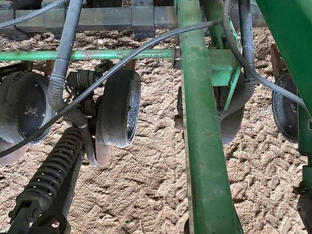 Image of John Deere 1590 equipment image 3