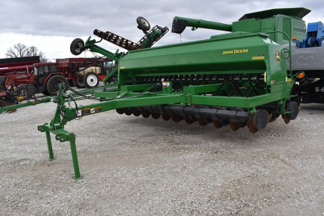 Image of John Deere 1590 equipment image 2