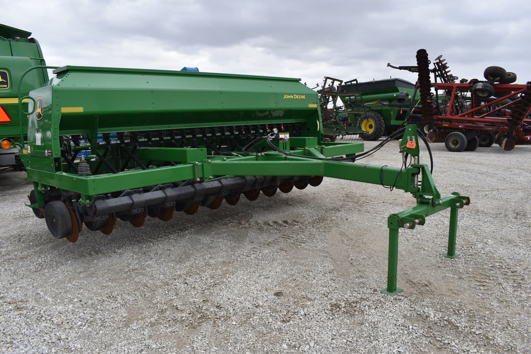 Image of John Deere 1590 Primary image