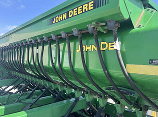 John Deere 1590 Equipment Image0