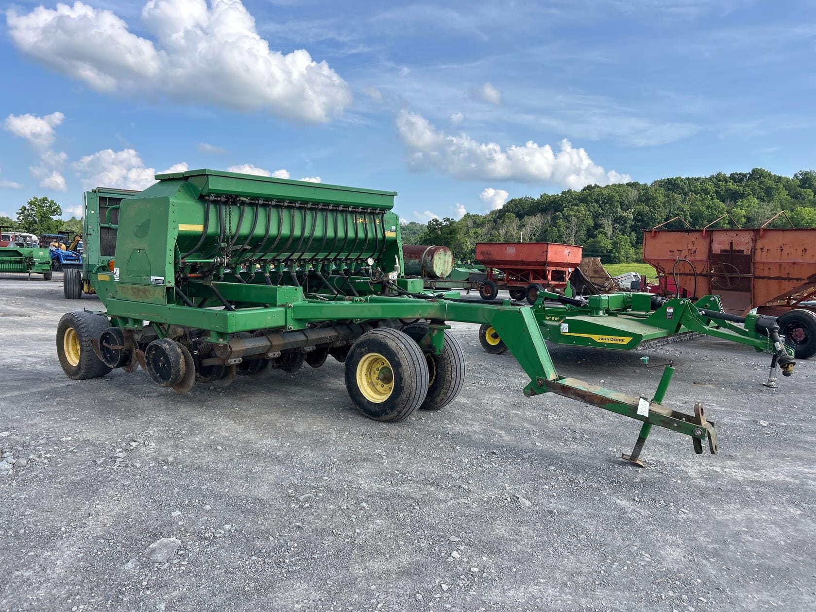 John Deere 1590 Equipment Image0