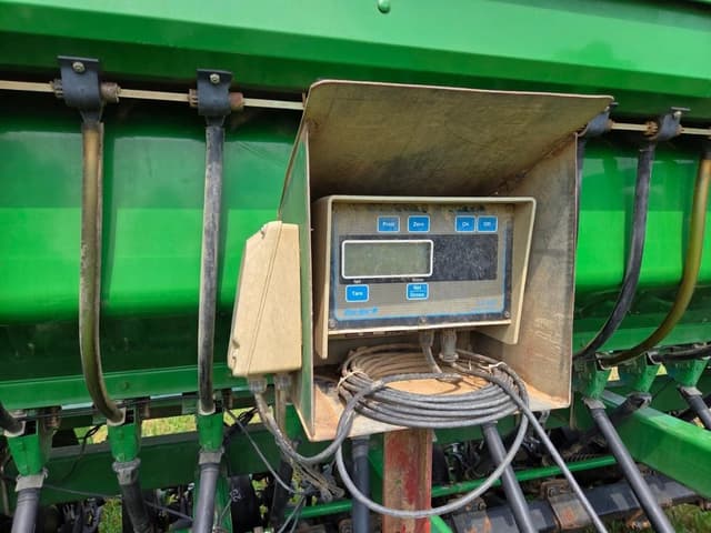 Image of John Deere 1590 equipment image 4