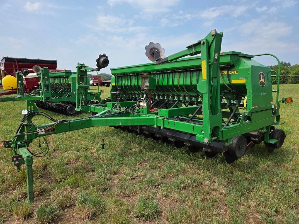 John Deere 1590 Equipment Image0