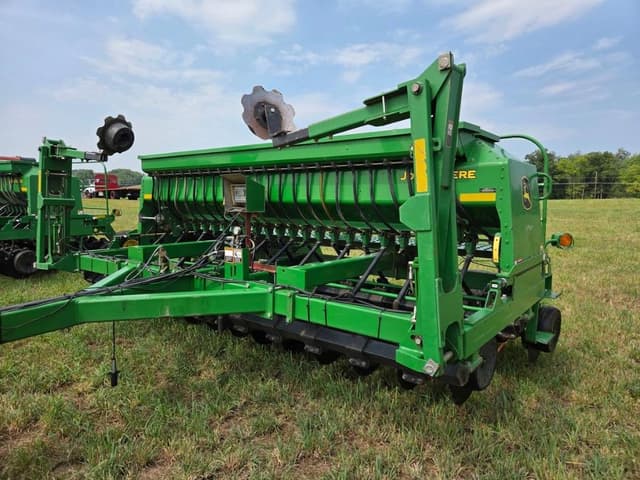 Image of John Deere 1590 equipment image 1