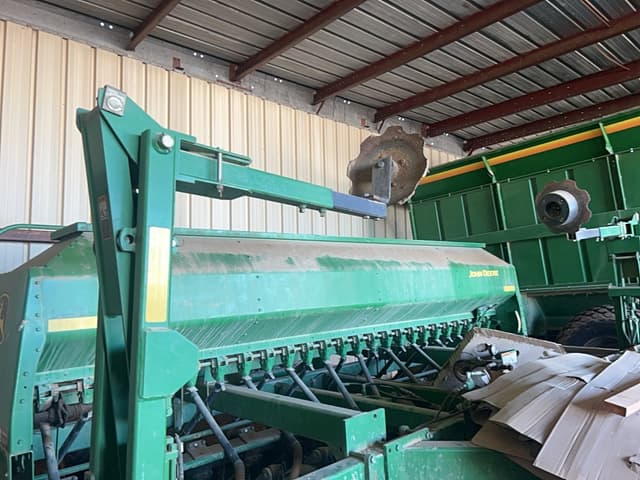 Image of John Deere 1590 equipment image 1