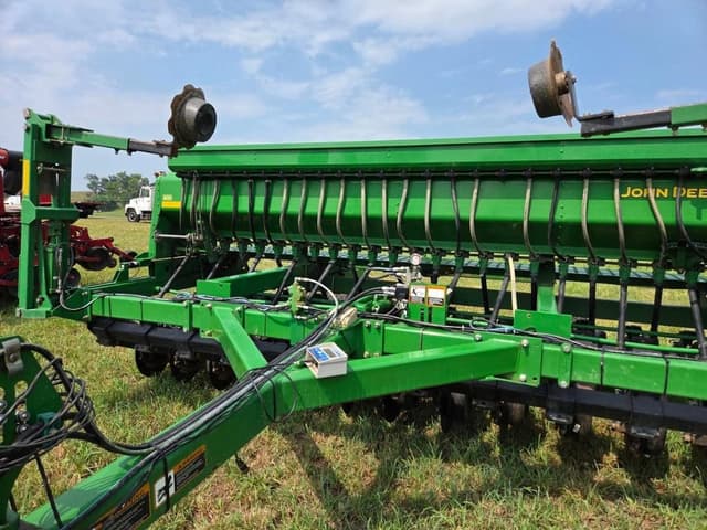 Image of John Deere 1590 equipment image 2