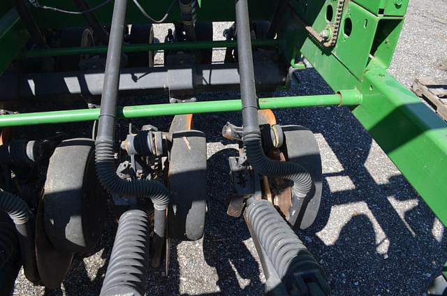 Image of John Deere 1590 equipment image 4