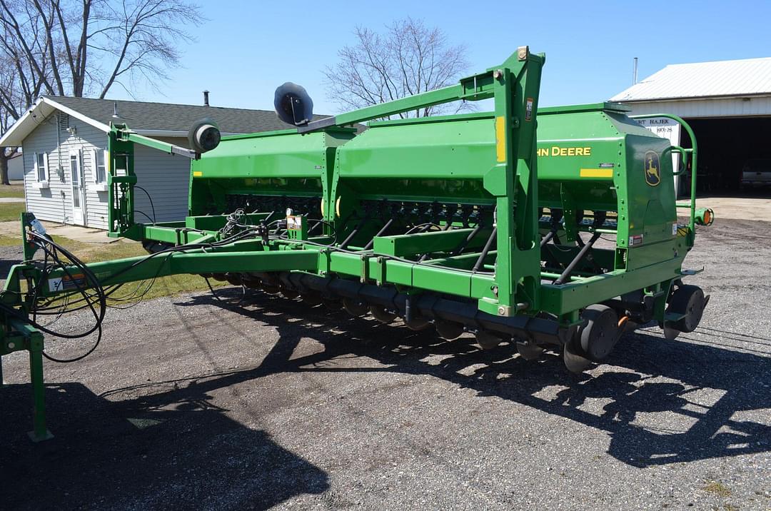 Image of John Deere 1590 Primary image