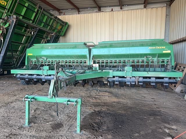 Image of John Deere 1590 equipment image 1