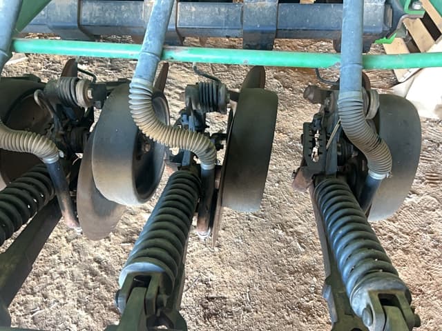 Image of John Deere 1590 equipment image 2