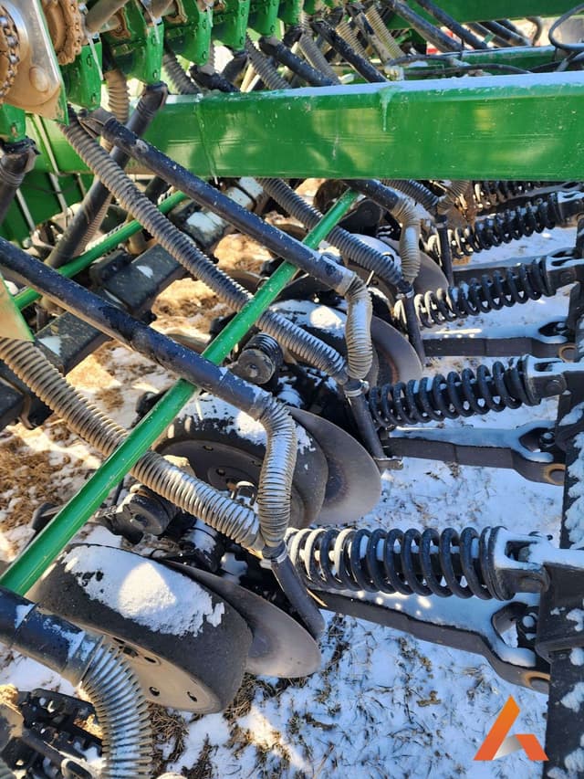 Image of John Deere 1590 equipment image 2