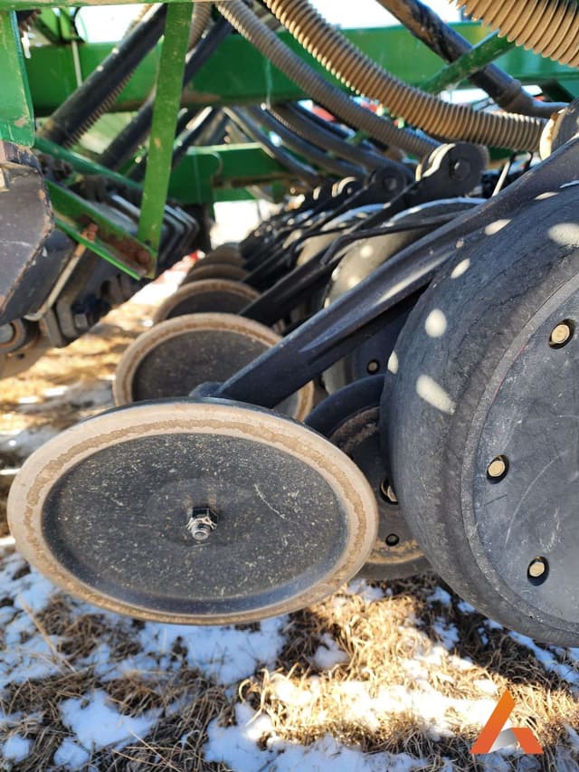 Image of John Deere 1590 equipment image 1