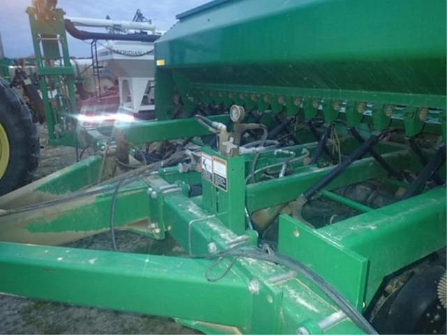 Image of John Deere 1590 equipment image 1