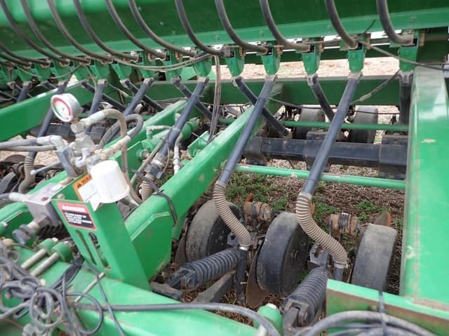 Image of John Deere 1590 equipment image 4