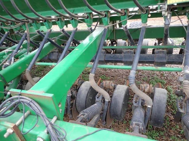 Image of John Deere 1590 equipment image 3