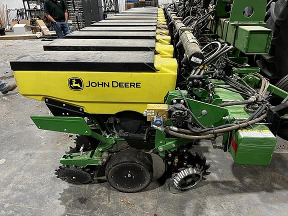 Image of John Deere/Orthman Planter Primary image