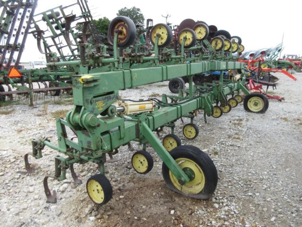 Image of John Deere Undetermined Primary image