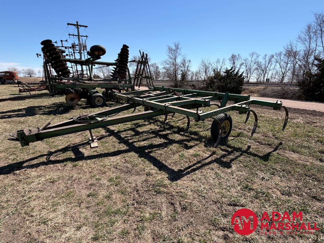 Image of John Deere E1610 Primary image