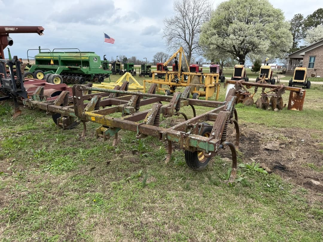 Image of John Deere 1600 Primary image