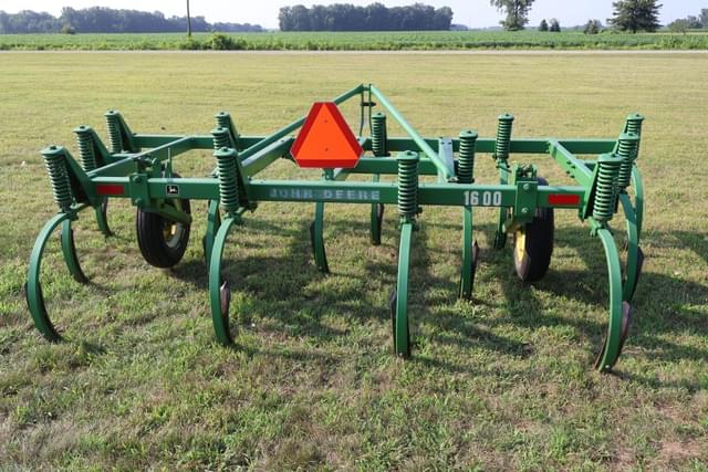 Image of John Deere 1600 equipment image 3