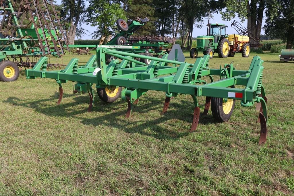 Image of John Deere 1600 Primary image