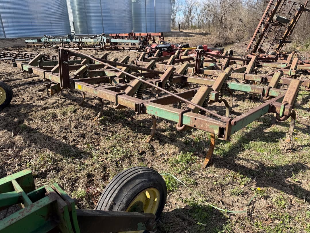 Image of John Deere 1600 Primary image