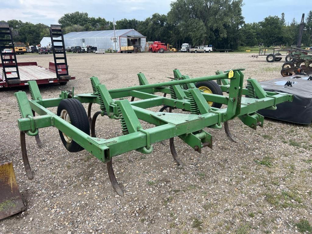 Image of John Deere 1600 Image 0