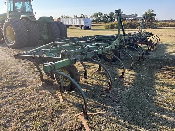 Image of John Deere 1600 equipment image 2