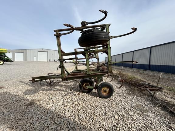 Image of John Deere 1600 equipment image 1