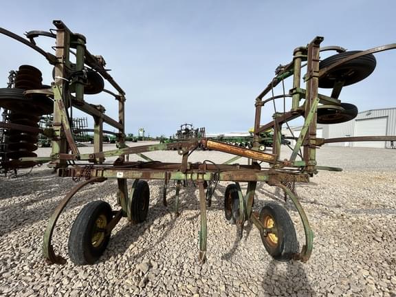 Image of John Deere 1600 equipment image 3